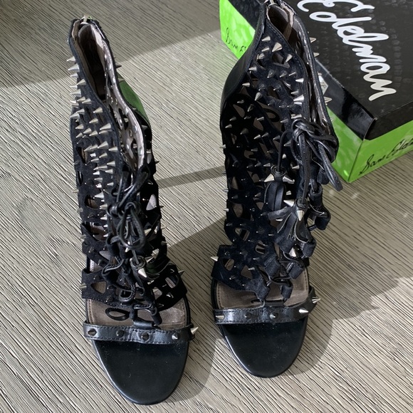 SAM EDELMAN, Allison Black Suede Stud Cutout, Size 9M. Like New. - Picture 4 of 10